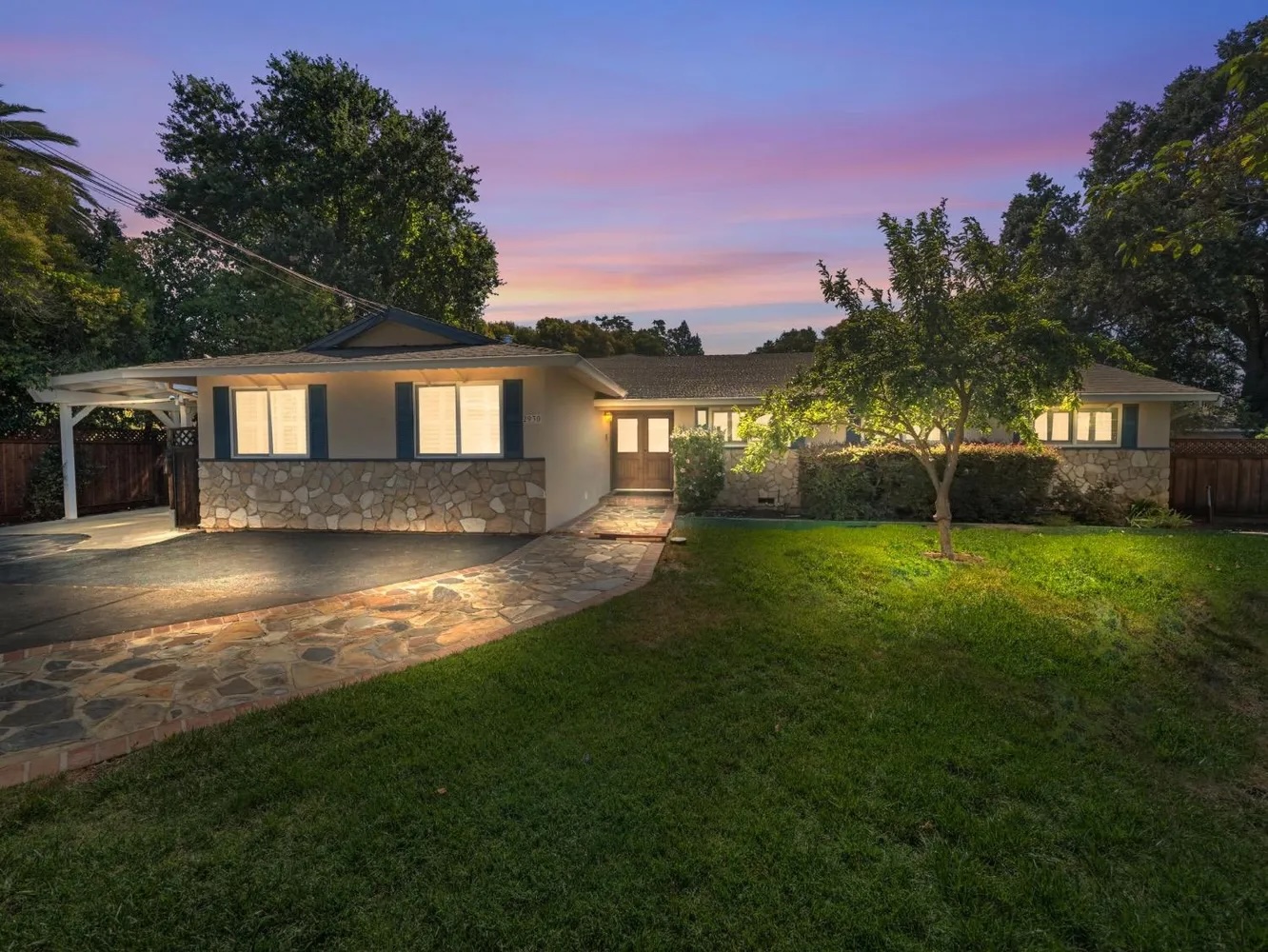 Front of the Lane Dr residence